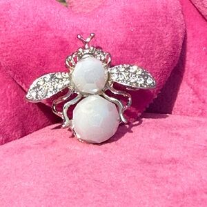 New Elegant Silver Rhinestone Queen Bee Stone Brooch